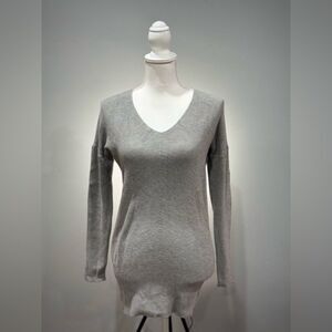CLEARANCE! Gray WHBM Ribbed V-Neck Tunic Sweater Size XS EUC